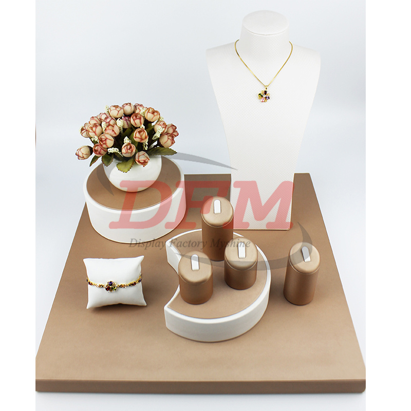 Jewelry Display-041