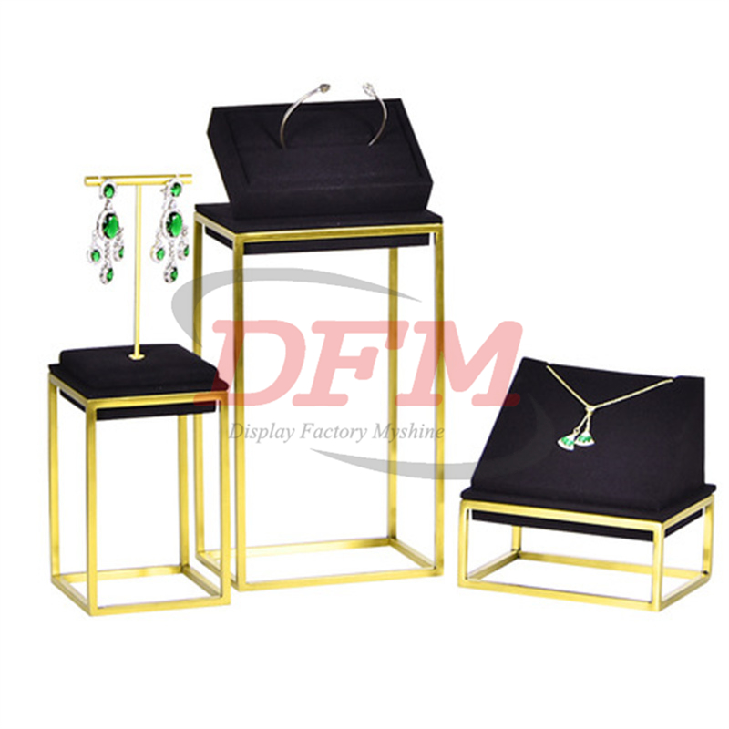 Jewelry Display-049