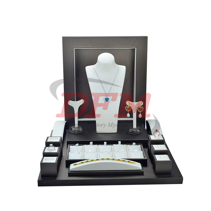 Jewelry Display-050