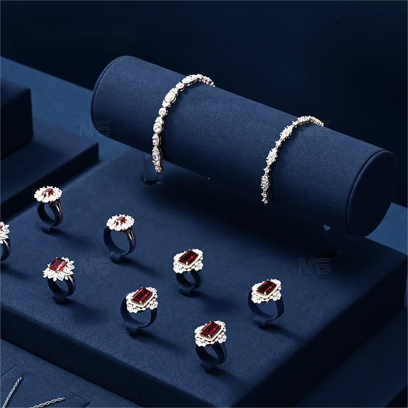 Custom Design Luxury Jewelry Display For Earrings Ring Necklace Jewelry Display Set